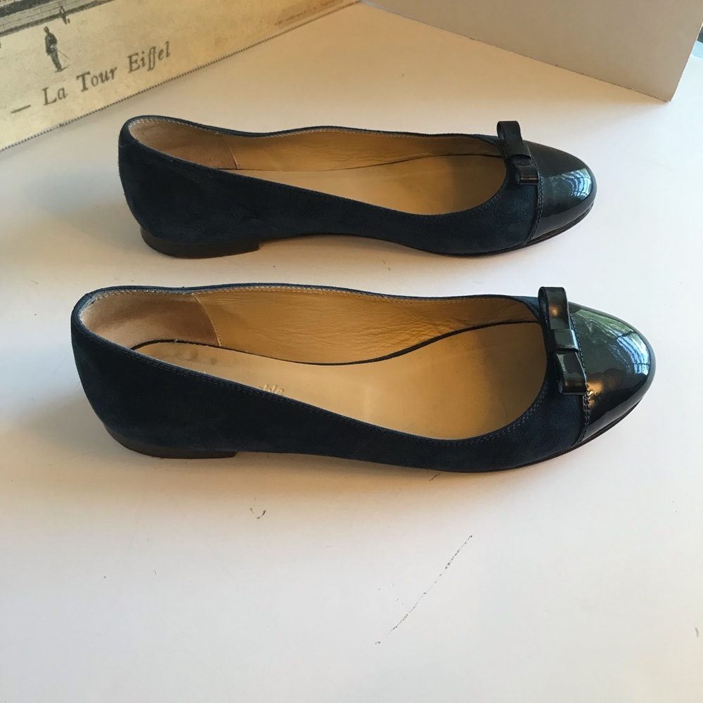 Faconnable Navy Blue Suede Ballet Flats with Patent Leather Cap Toe Bow Size 38